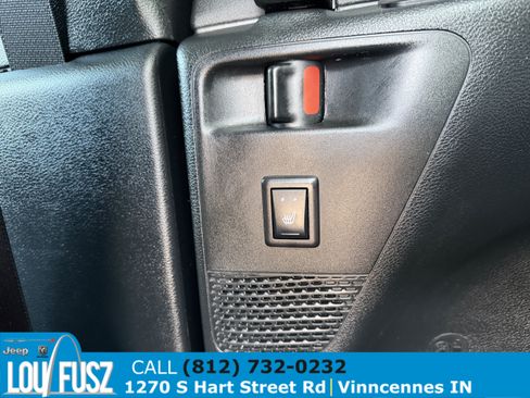 Used 2024 Chrysler Pacifica Limited w/ S Appearance Package FWD image 14