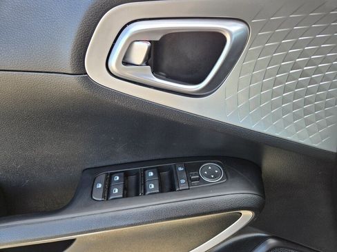 Certified 2024 Kia Soul LX w/ Option Group 015 image 18