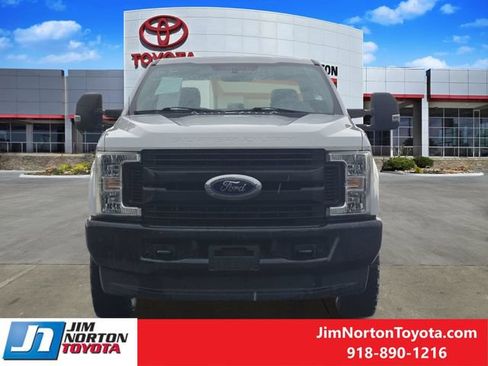 Used 2019 Ford F250 XL w/ Power Equipment Group AWD/4WD image 2