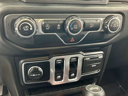 Used 2020 Jeep Wrangler Sport AWD/4WD image 19