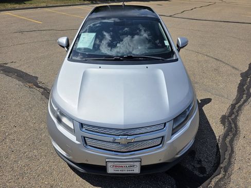 Used 2011 Chevrolet Volt Premium w/ Premium Trim Package FWD image 11