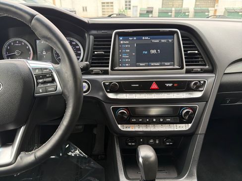 Used 2018 Hyundai Sonata Limited w/ Limited Ultimate Package 03 FWD image 29