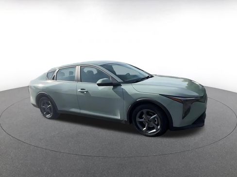Used 2025 Kia K4 FWD image 2