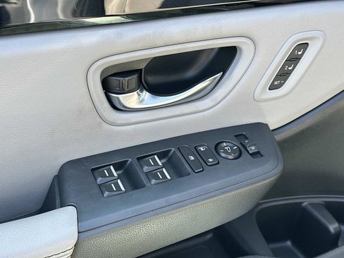 Used 2023 Honda Pilot EX-L image 16
