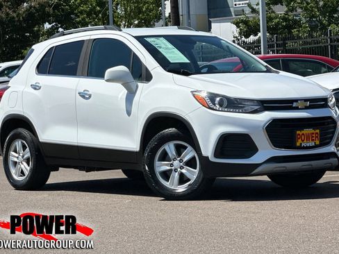 Used 2018 Chevrolet Trax LT w/ LT Convenience Package AWD/4WD image 1