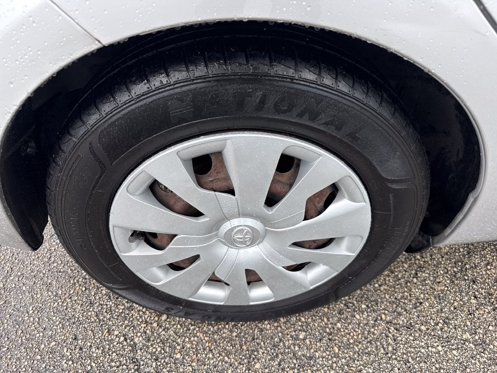 Used 2016 Toyota Yaris L FWD image 11