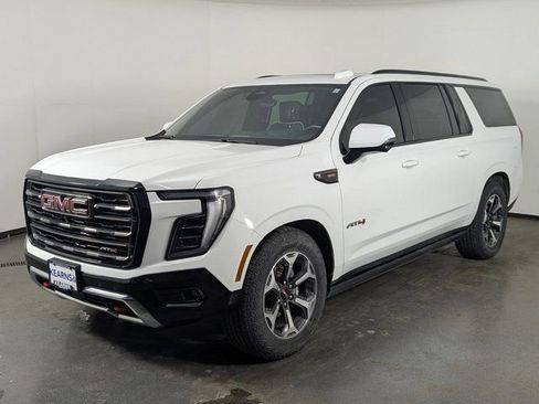 Used 2025 GMC Yukon XL AT4 Ultimate image 4