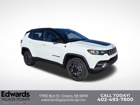 New 2026 Jeep Compass Trailhawk AWD/4WD image 1