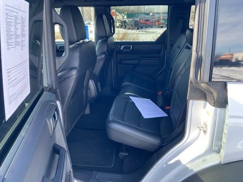 Certified 2025 Ford Bronco Outer Banks w/ Black Appearance Package image 13