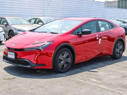 New 2026 Toyota Prius LE FWD image 3