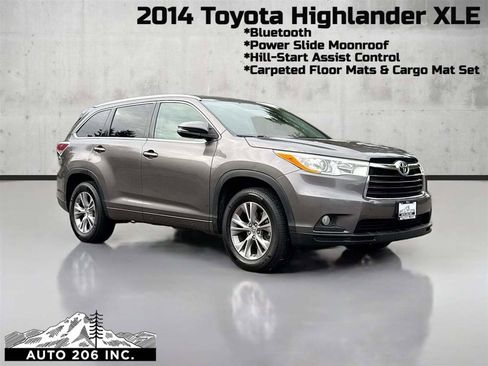 Used 2014 Toyota Highlander XLE image 1