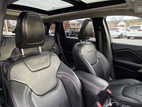 Used 2018 Jeep Cherokee Limited image 22