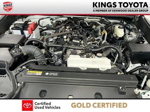 Certified 2025 Toyota 4Runner SR5 AWD/4WD image 27
