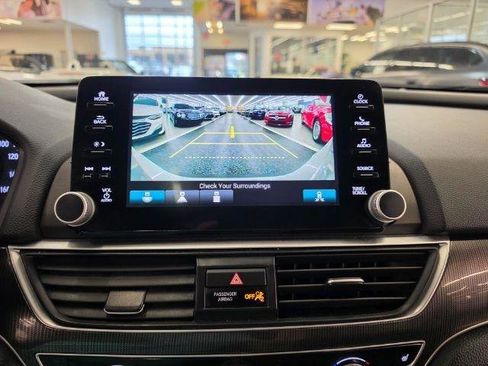 Used 2019 Honda Accord Sport image 17