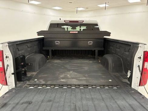 Used 2022 Chevrolet Silverado 1500 LT w/ Z71 Off-Road Package image 17