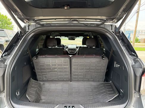 Used 2025 Ford Explorer Platinum w/ Ultimate Package AWD/4WD image 23