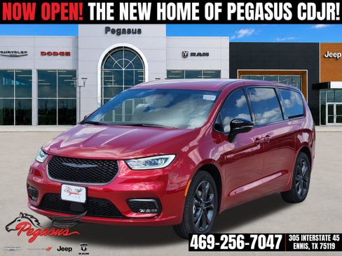 New 2026 Chrysler Pacifica Select FWD image 2