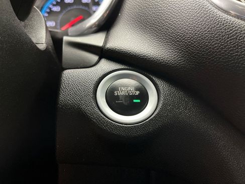 Used 2018 Chevrolet Equinox LT FWD image 18