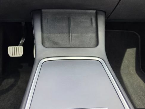 Used 2022 Tesla Model Y Performance AWD/4WD image 36