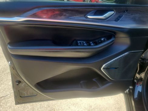 Used 2021 Jeep Grand Cherokee L Overland w/ Advanced Protech Group III image 12