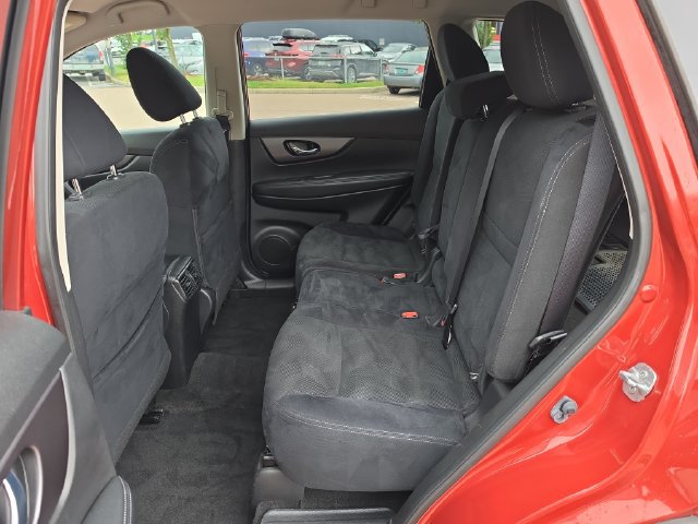 Used 2016 Nissan Rogue SV AWD/4WD image 21