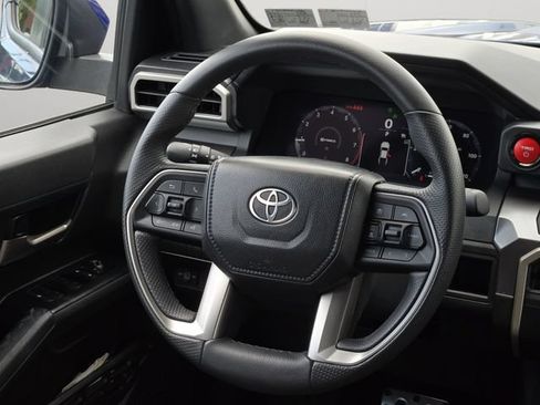 Certified 2025 Toyota Tacoma TRD Sport AWD/4WD image 17