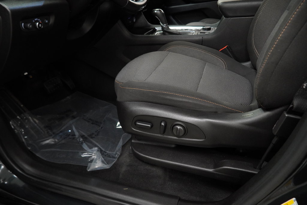 Used 2018 Chevrolet Traverse LT AWD/4WD image 35