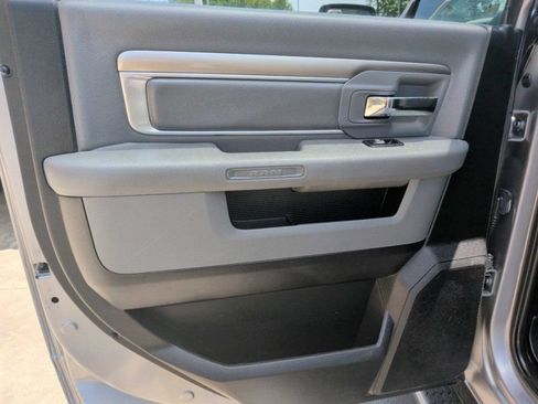 Used 2020 RAM 1500 Classic SLT w/ Luxury Group RWD image 9
