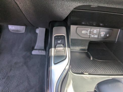 Certified 2024 Kia Sorento S FWD image 26