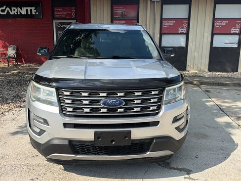 Used 2016 Ford Explorer XLT AWD/4WD image 10
