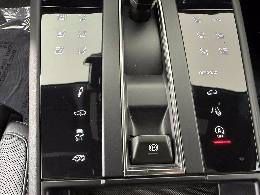 Certified 2023 Porsche Macan GTS AWD/4WD image 32