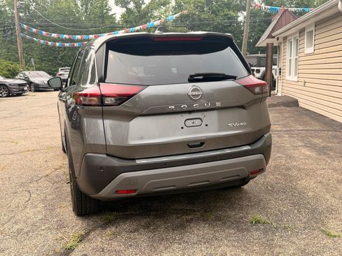 Used 2022 Nissan Rogue SV AWD/4WD image 5