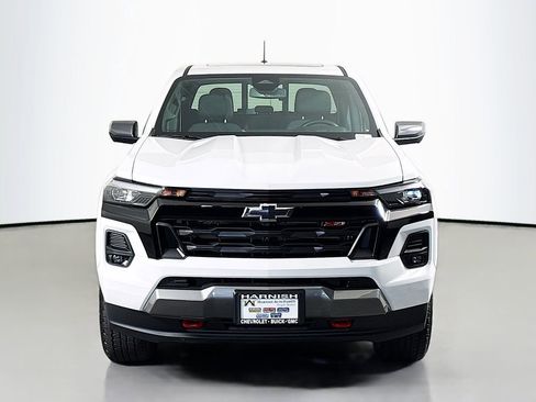 Used 2025 Chevrolet Colorado Z71 w/ Technology Package image 2