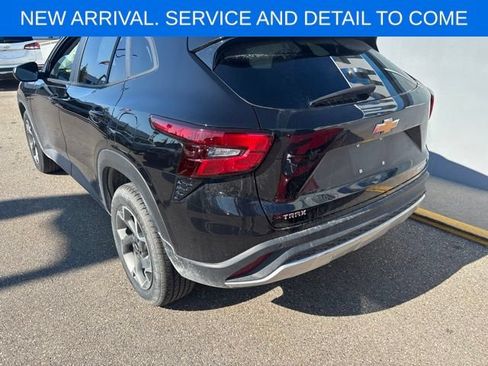 Used 2024 Chevrolet Trax LT w/ Driver Confidence Package FWD image 10