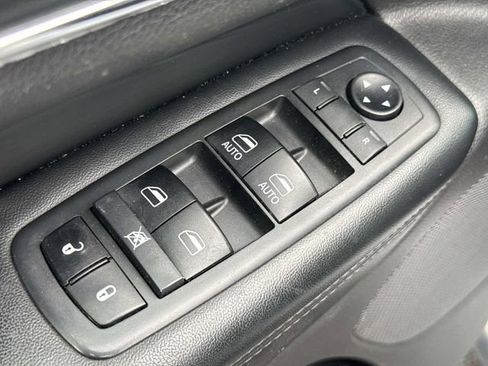 Used 2019 Jeep Grand Cherokee Limited AWD/4WD image 11