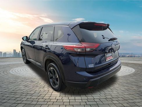 Certified 2025 Nissan Rogue SV FWD image 7
