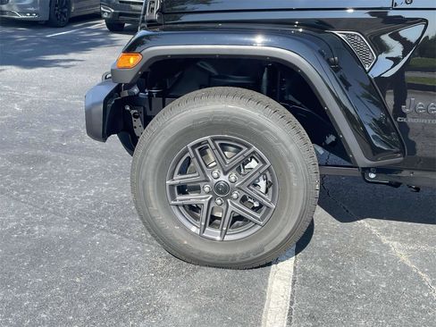 New 2025 Jeep Gladiator Sport image 38