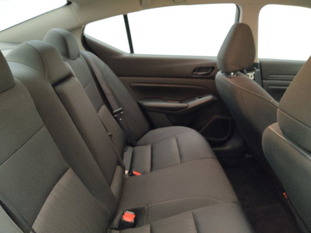 Used 2025 Nissan Altima 2.5 SV FWD image 19