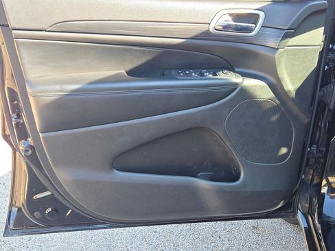 Used 2021 Jeep Grand Cherokee Laredo X image 21