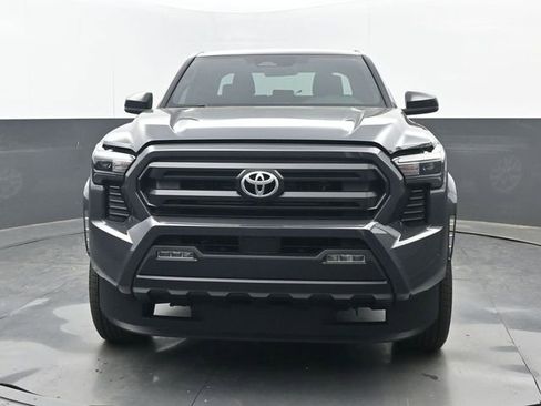Used 2025 Toyota Tacoma SR5 image 18
