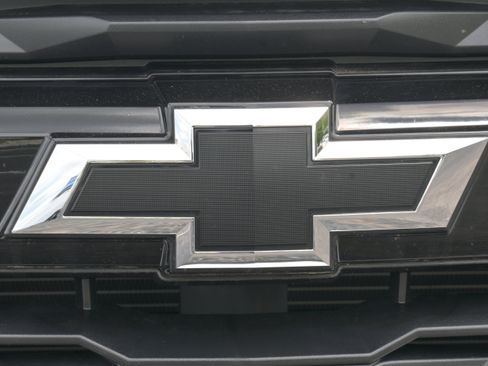 Used 2025 Chevrolet Colorado Z71 w/ Technology Package AWD/4WD image 44
