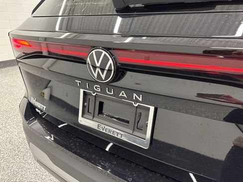 New 2026 Volkswagen Tiguan SE AWD/4WD image 33