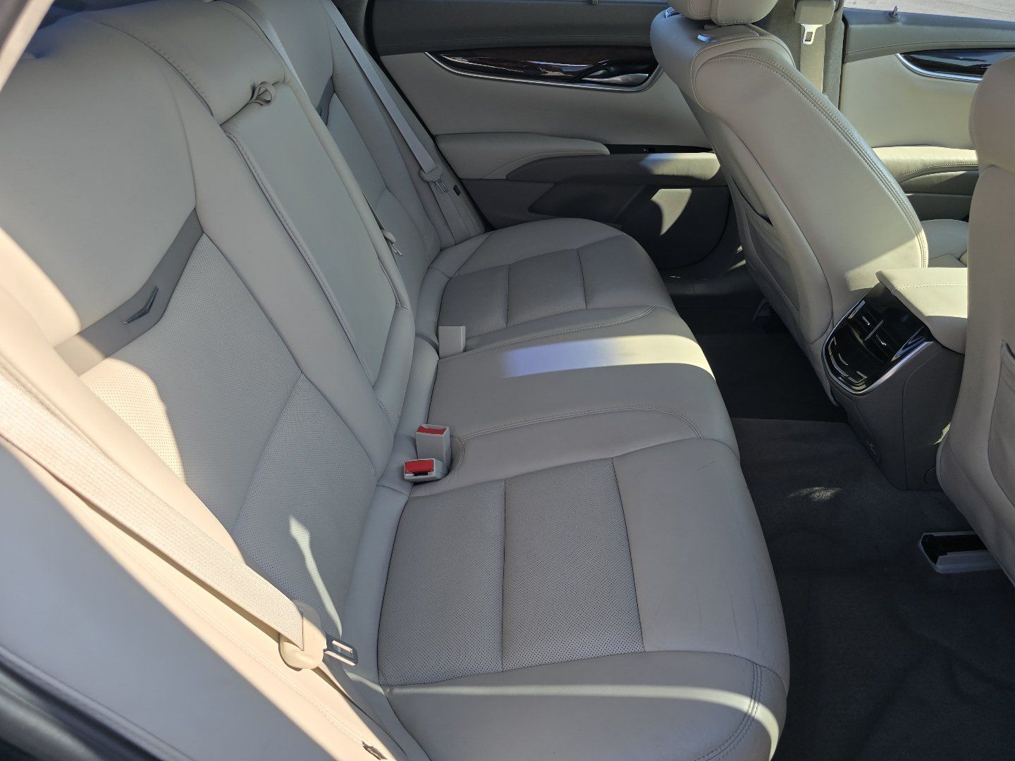 Used 2013 Cadillac XTS Platinum FWD image 21