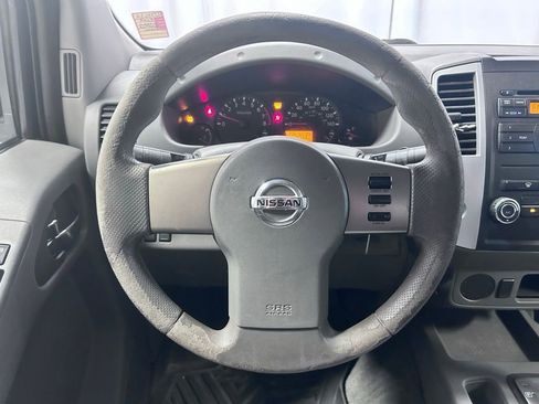 Used 2009 Nissan Frontier SE w/ SE Value Truck Pkg RWD image 9