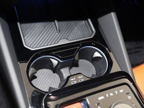 Used 2025 BMW M5 w/ Carbon Package image 48