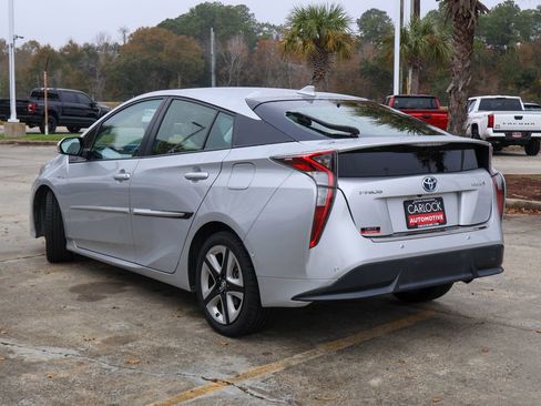Used 2018 Toyota Prius Four image 19