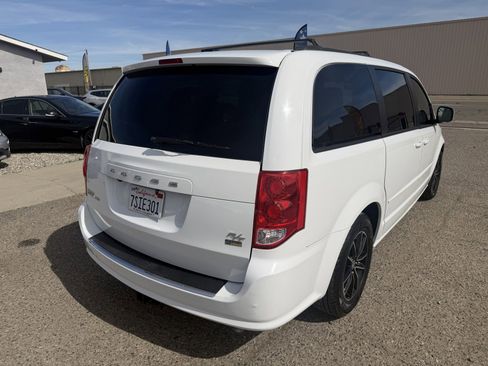 Used 2016 Dodge Grand Caravan R/T FWD image 7