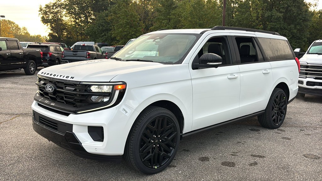 New 2027 Ford Expedition Max Platinum w/ Stealth Performance Package AWD/4WD image 3