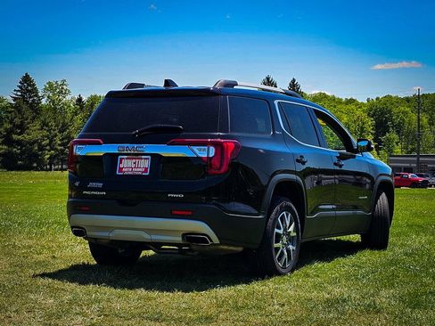 Used 2023 GMC Acadia SLT w/ Technology Package AWD/4WD image 4