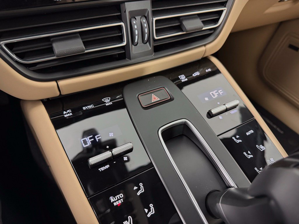 Certified 2026 Porsche Macan AWD/4WD image 25
